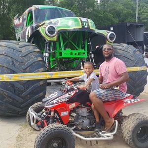 Meet your Posher, Thaddis